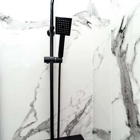 Pobookowane Barbary Delux Old Town *