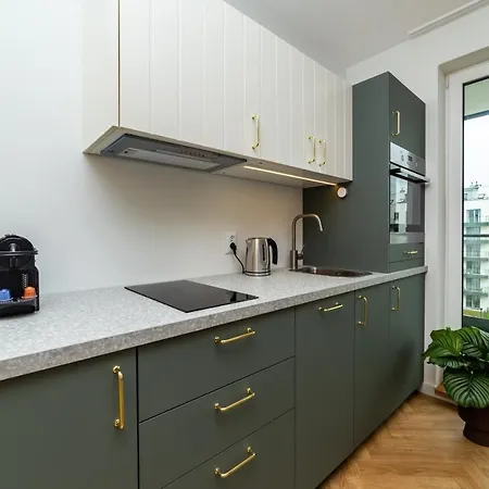 Pobookowane Barbary Delux Old Town *