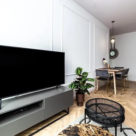 Pobookowane Barbary Delux Old Town