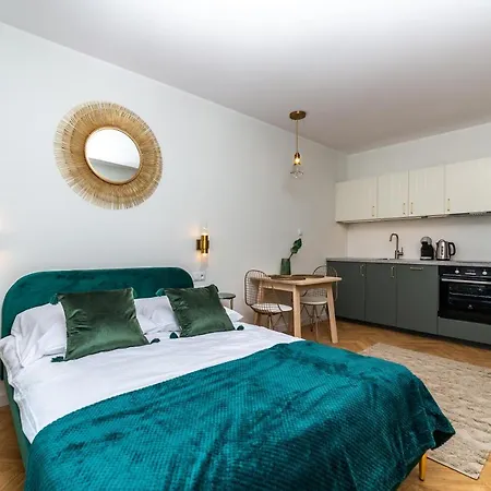 Pobookowane Barbary Delux Old Town Apartment Danzig