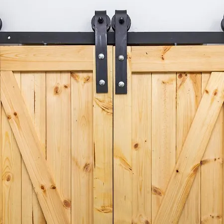 Pobookowane Barbary Delux Old Town *