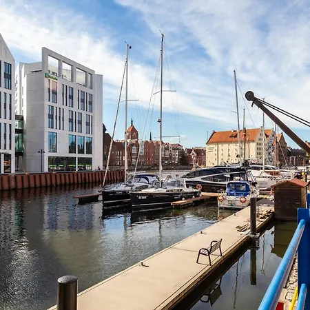 Pobookowane Barbary Delux Old Town Danzica