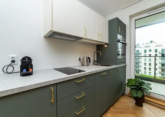 Pobookowane Barbary Delux Old Town *